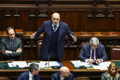 Image for Italy defence minister urges arms industry to speed up production