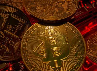 Image for Musk breakup tweets bruise bitcoin