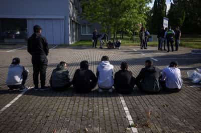 Image for German government restricts migrant family reunification, path to citizenship