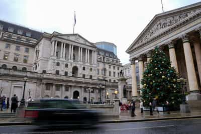 Image for Bank of England heads for close vote on likely rate cut