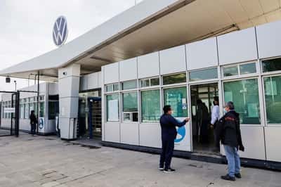 Image for Volkswagen de Mexico and union reach early deal, avert strike