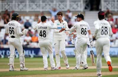 Image for Cricket-Santner breaks stubborn England resistance to nudge New Zealand towards series win
