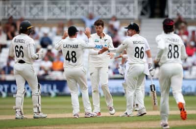 Image for Cricket-Santner breaks stubborn England resistance to nudge New Zealand towards series win