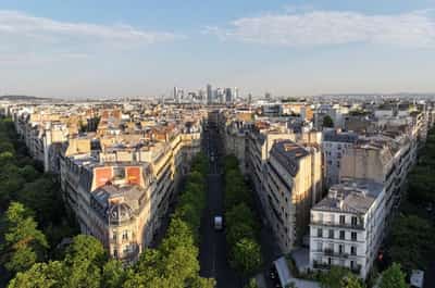 Image for France's rising debt burden threatens market confidence, audit office says