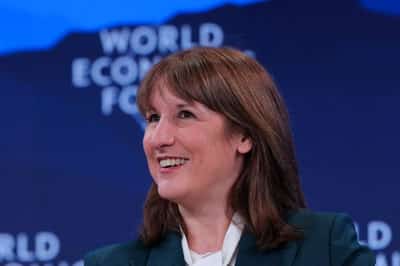 Image for Reeves says UK favours de-escalation on US tariffs