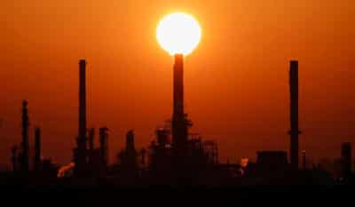 Image for Oil down more than 1% on Chinese fuel demand doubts, OPEC supply concerns