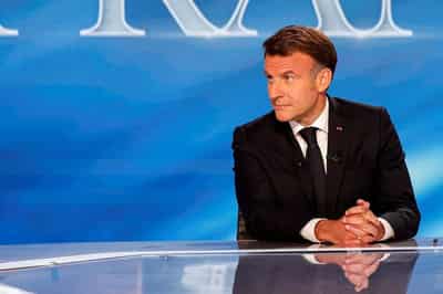 Image for Kremlin criticises Macron remarks on nuclear-armed planes