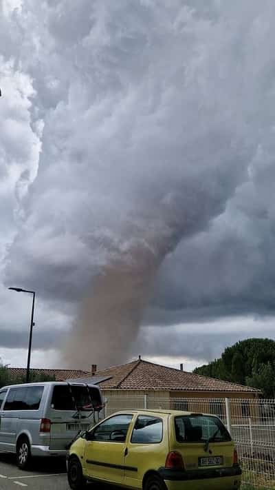 Image for Houses damaged after tornado hits Aude in southern France