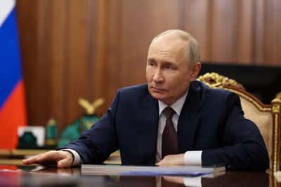 Image for Russia's Putin provides debt relief to new Ukraine war recruits and their families