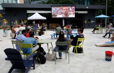 Image for Soccer-English pubs get 5 a.m. licence for World Cup game against Mexico
