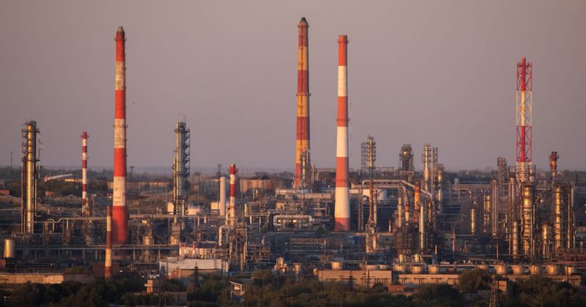 Russia's Oil Earnings Fall Despite Higher Prices and Stronger Rouble