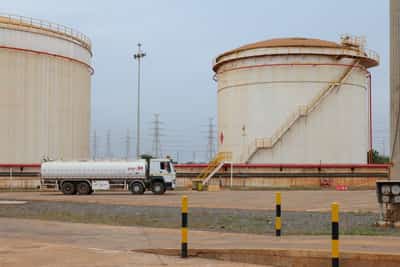 Image for Oil prices fall as markets look to Iran truce, but remain wary of attacks on oil facilities