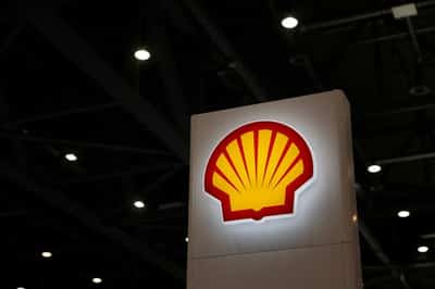 Image for UK must reconsider Shell and Equinor's North Sea gas, oil projects, court rules