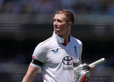 Image for Cricket-England drop Crawley, pick Gay to open batting