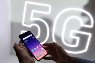 Image for Phone maker Xiaomi flags rising costs of chips, shares fall