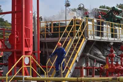 Image for Russia carried out 129 attacks on Ukraine's gas and heating facilities over winter season, Naftogaz says