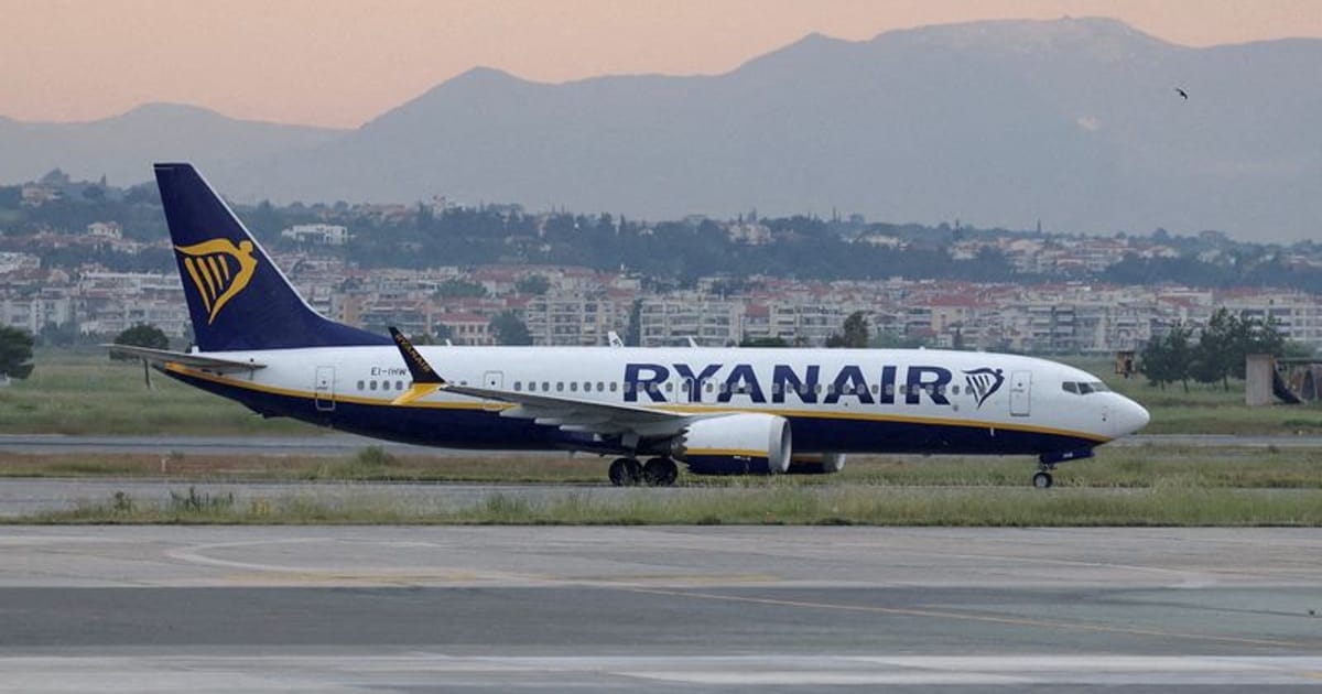EASA Appoints Advisor to Investigate Ryanair Window Incident