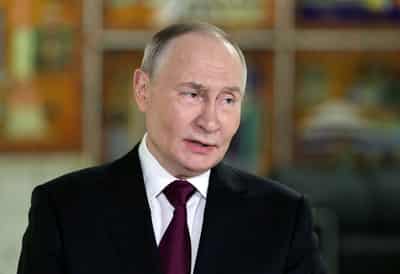 Image for Russia's Putin says output fall in some sectors not acceptable