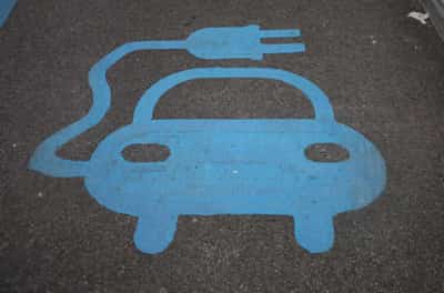 Image for Germany halts e-cars solar subsidy programme amid high demand