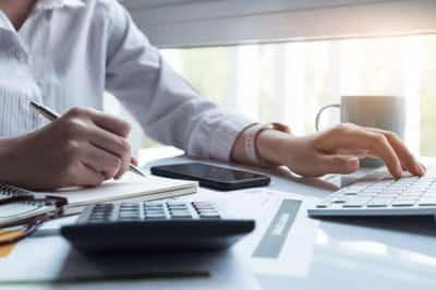 Image for Balancing Risk and Reward: Strategies for Choosing the Right Investment Funds