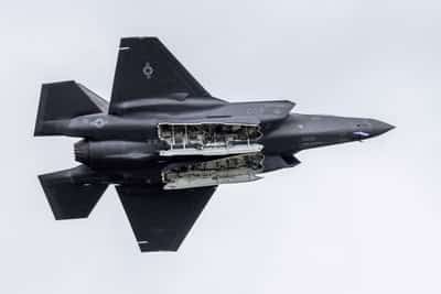 Image for Currently no plans to buy additional F-35 jets, Berlin says