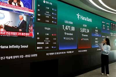 Image for Asian stocks set for weekly gain on fading US rate hike wagers