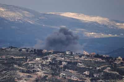 Image for Iran launches wave of missiles at Israel; US Republicans block measure to halt US air campaign