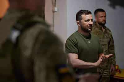 Image for Ukraine set to withdraw from Sievierodonetsk as Russia closes in