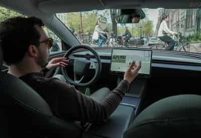 Image for Dutch transportation minister defends Tesla FSD approval