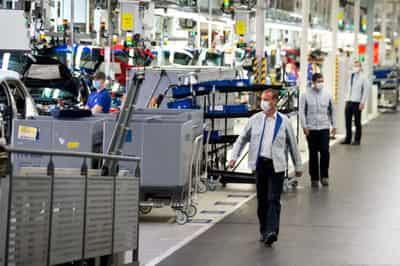 Image for German economy faces uphill climb as industrial output falls
