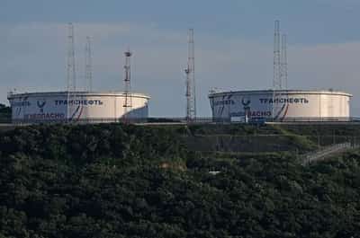 Image for Oil falls $1 on Israel-Lebanon ceasefire report