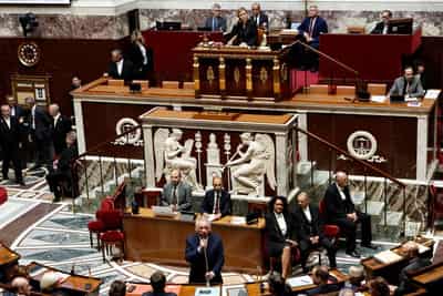 Image for Reactions as French prime minister defeated in confidence vote