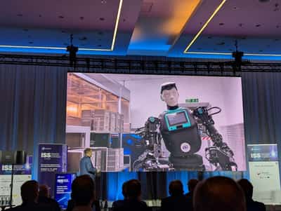 Image for STMicroelectronics plans robots, retraining to avoid closures