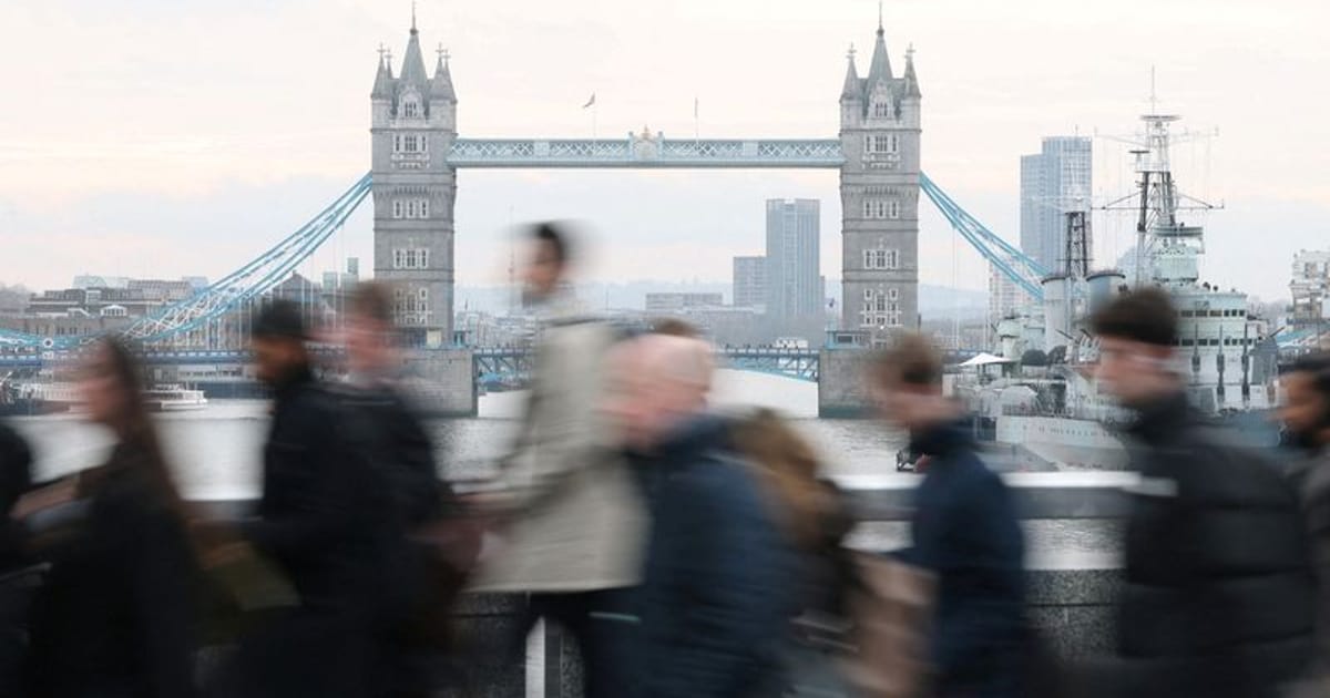 Number of UK young people not in work or education nears 1 million