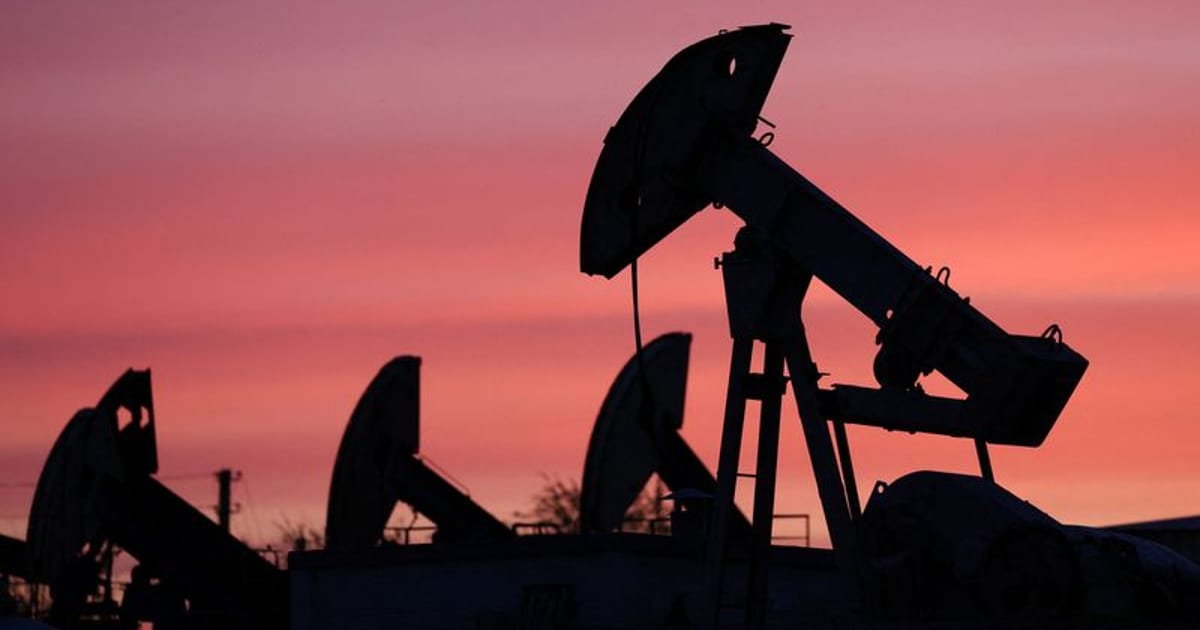 Oil prices extend losses on easing fears of Middle East supply disruption
