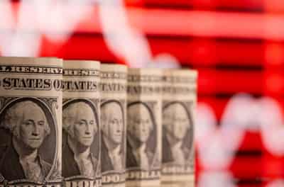 Image for U.S. dollar slips, consolidates recent gains, but outlook still upbeat