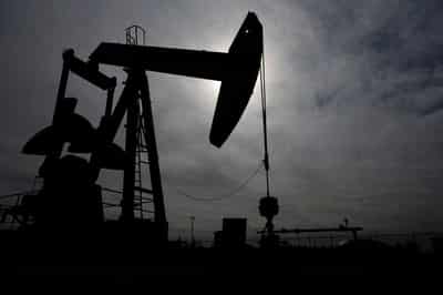 Image for Oil falls as supply starts moving through Strait of Hormuz