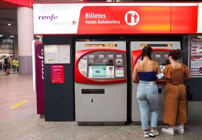 Image for Spain launches free rail travel passes to fight inflation