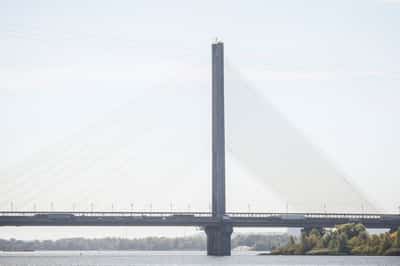 Image for Russian air strikes hit Southern Bridge in Kyiv again, mayor says