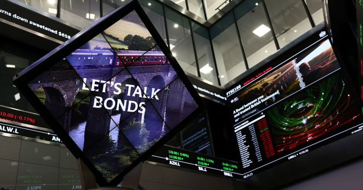 UK 30-Year Gilt Yields Top 6% for First Time Since 1998 | Finance News