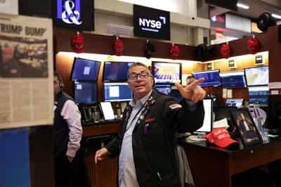 Image for Trading Day: Tech rebounds, jobs worries deepen