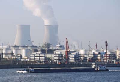 Image for Shipping traffic around Antwerp port partially halted after oil spill