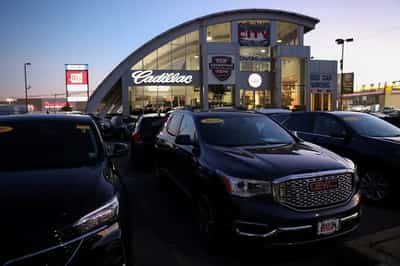 Image for GM beats quarterly expectations and raises forecast, but shares dive