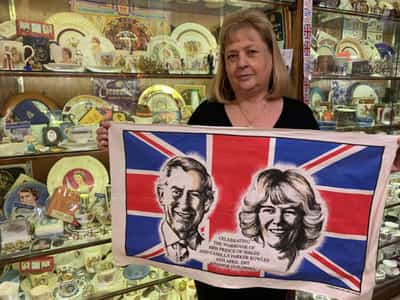 Image for Australian royal memorabilia collector recalls her crowning piece: meeting the king
