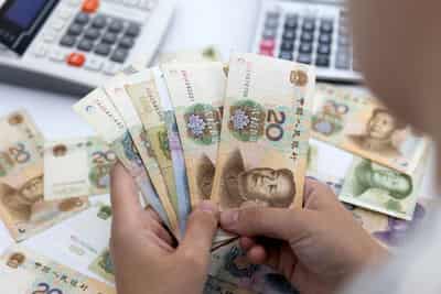 Image for Traders seek yuan payment from Indian state buyers of Russian oil, sources say