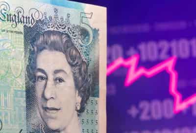 Image for Sterling set for second weekly loss as data fail to impress, &#8216;sausage war&#8217; weighed
