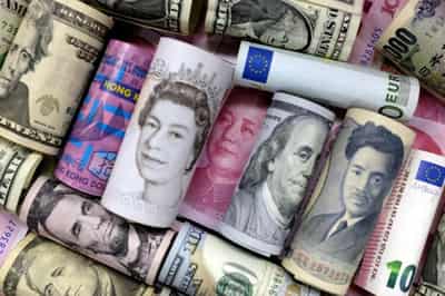 Image for Dollar stands tall as traders brace for tapering