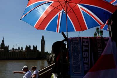 Image for Britain bakes during hottest day on record for May
