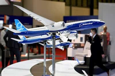 Image for Ryanair goads Boeing as jetmaker meets rival easyJet