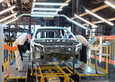 Image for Exclusive-Russia's industrial titans furlough workers as its war economy stalls